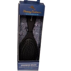 Tommy Bahama Grooming Brush